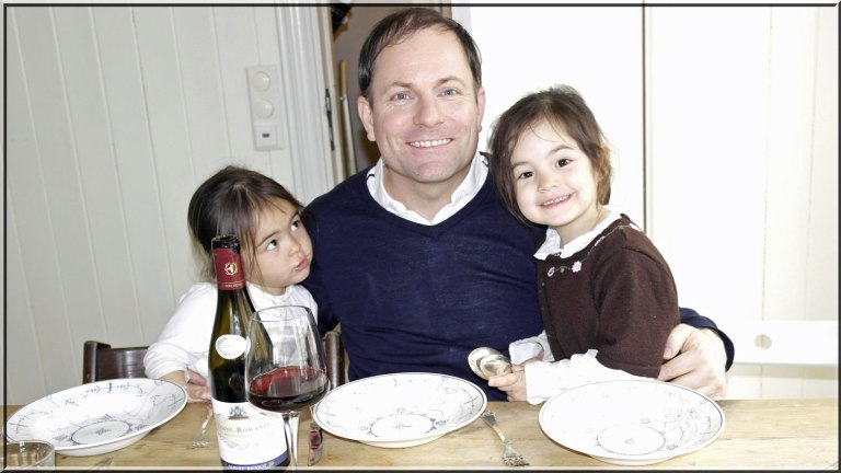 Pappa er veldig glad når begge jentene 