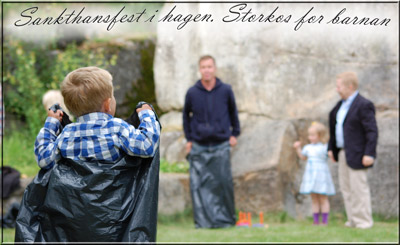 Sekkeløp, potetløp, iskrem og grillkos hørte til da 15 barn skulle underholdes på sankthansaften. 