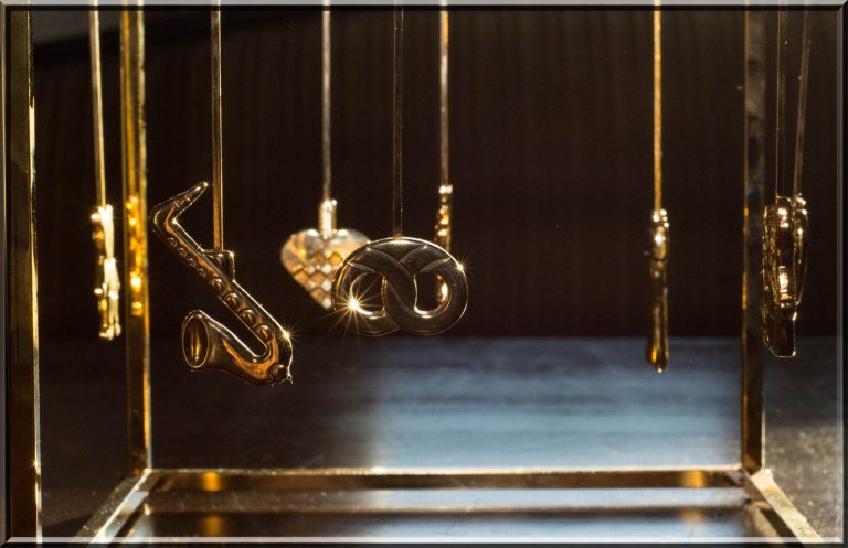 Flinke Solperlen har laget denne sommerfuglen helt selv. Flink jente.