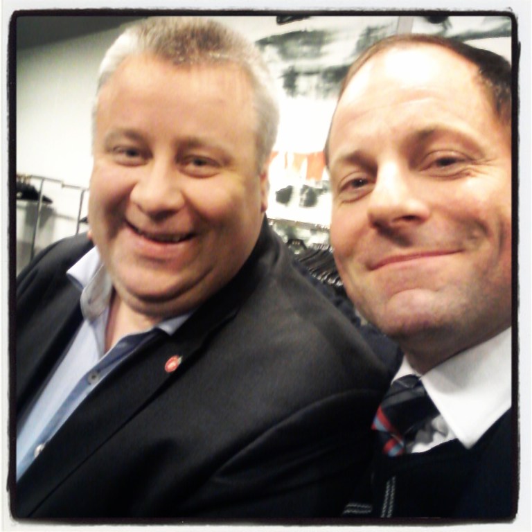 Bård Hoksrud har blitt statssekretær i samferdselsdepartementet. Han var formann i FpU Norge noen år etter meg. Trivelig kar. 