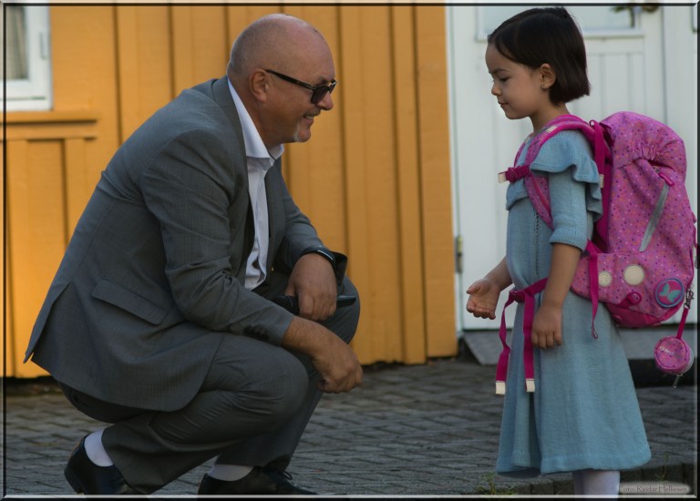 Lykke-Merlot gledet seg til første skoledag. Pappa hadde nok flere sommerfugler i maven enn sin håpefulle.:-)