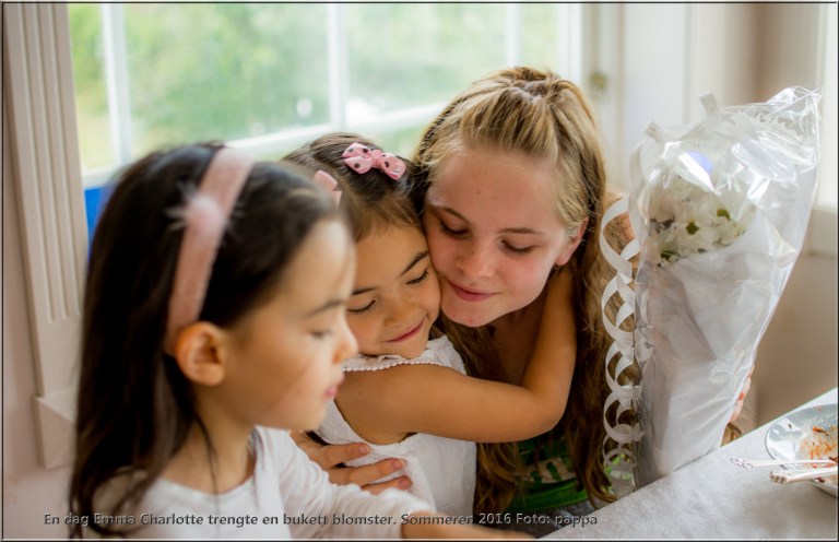 Emma Charlotte trengte en oppmuntring. Vi kjøpte blomster.